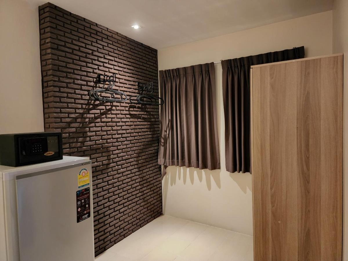 Dfeel House Hostel Patong Exterior photo