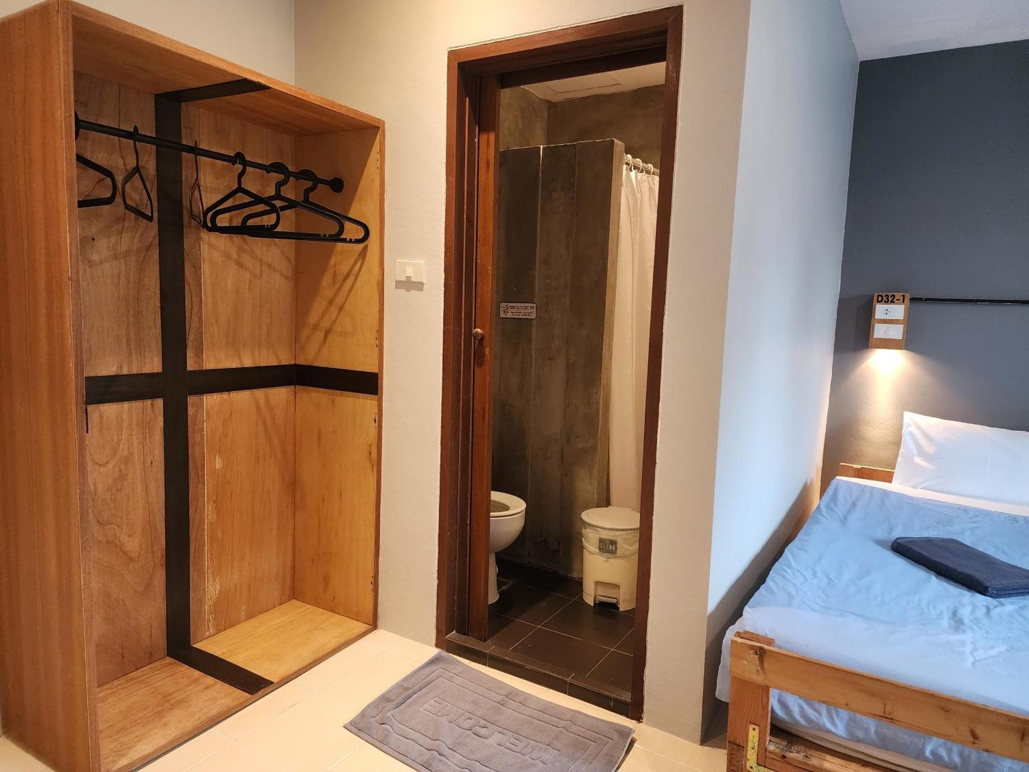 Dfeel House Hostel Patong Room photo
